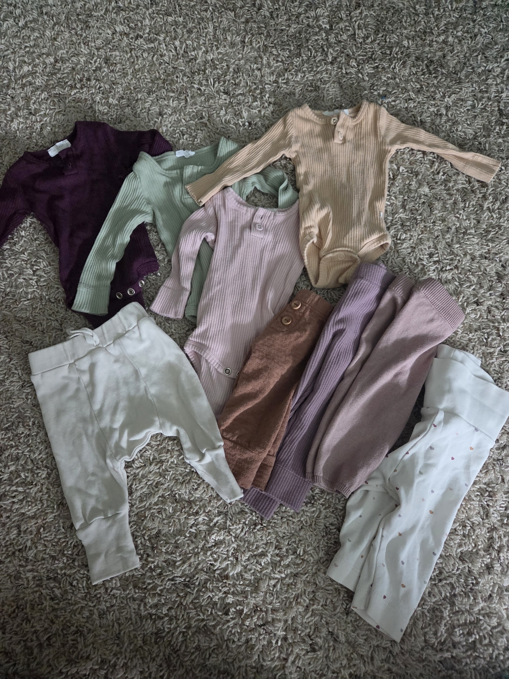 Kids Ribbed Long-Sleeve Bodysuit and Bottoms Set - Mixed Colors 17 Items 0/3, Nb